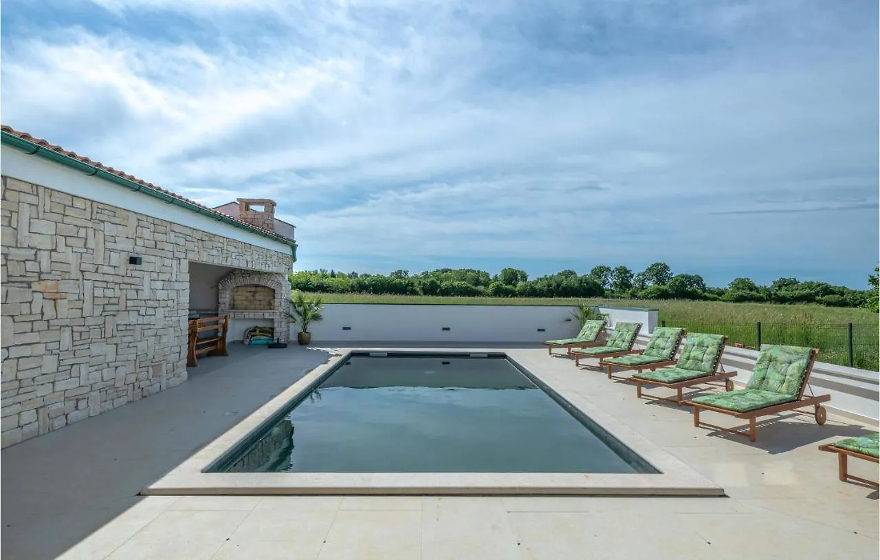 Holiday home Awesome Home In Krnica With Outdoor Swimming Pool