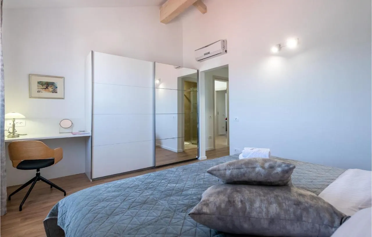 Holiday home Awesome Home In Krnica With Outdoor Swimming Pool