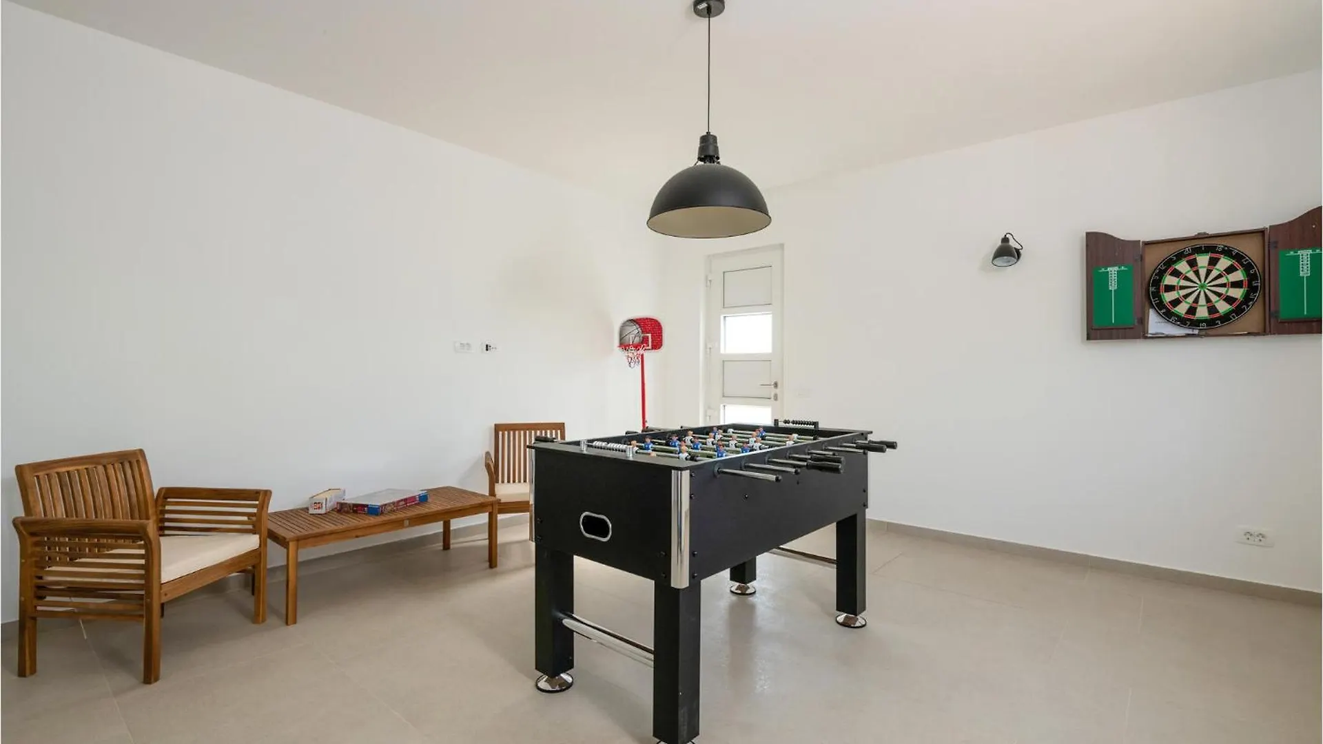 Awesome Home In Krnica With Outdoor Swimming Pool Сasa de vacaciones