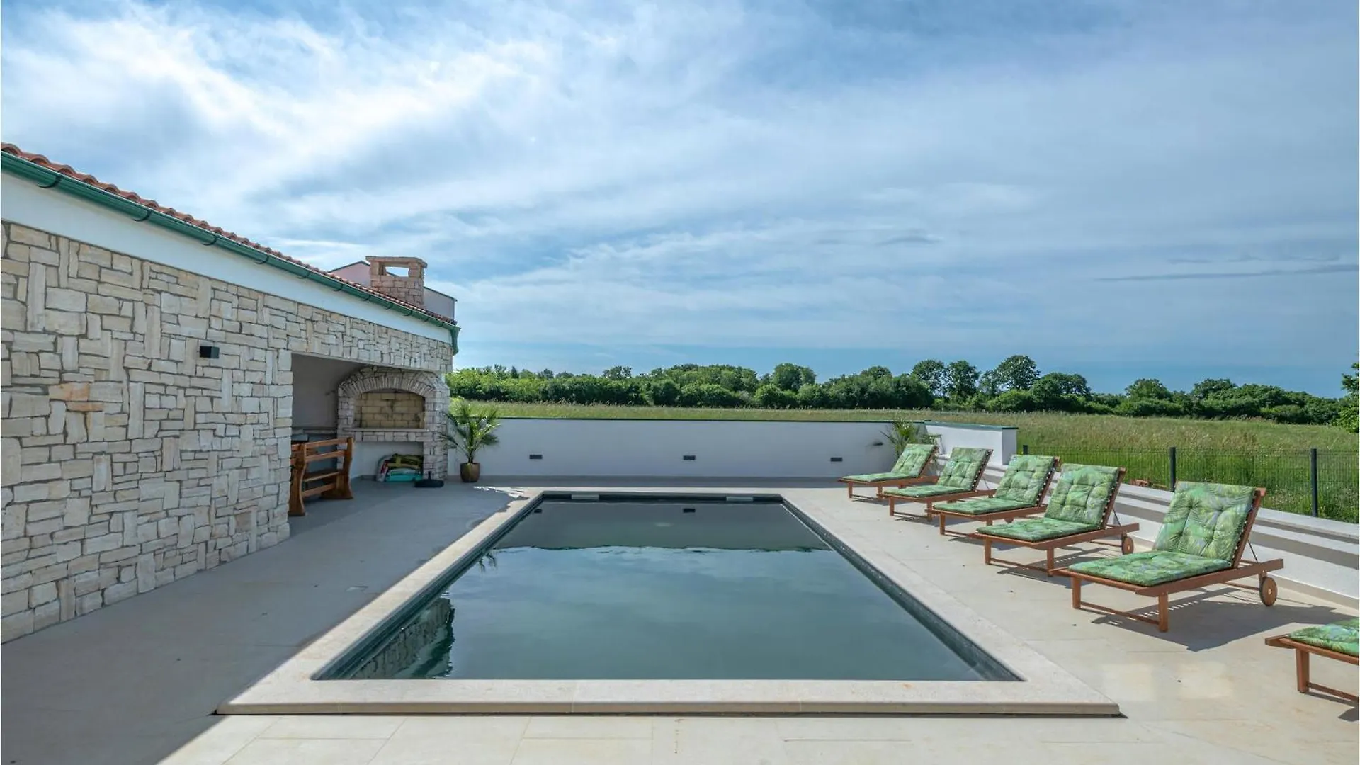 Awesome Home In Krnica With Outdoor Swimming Pool